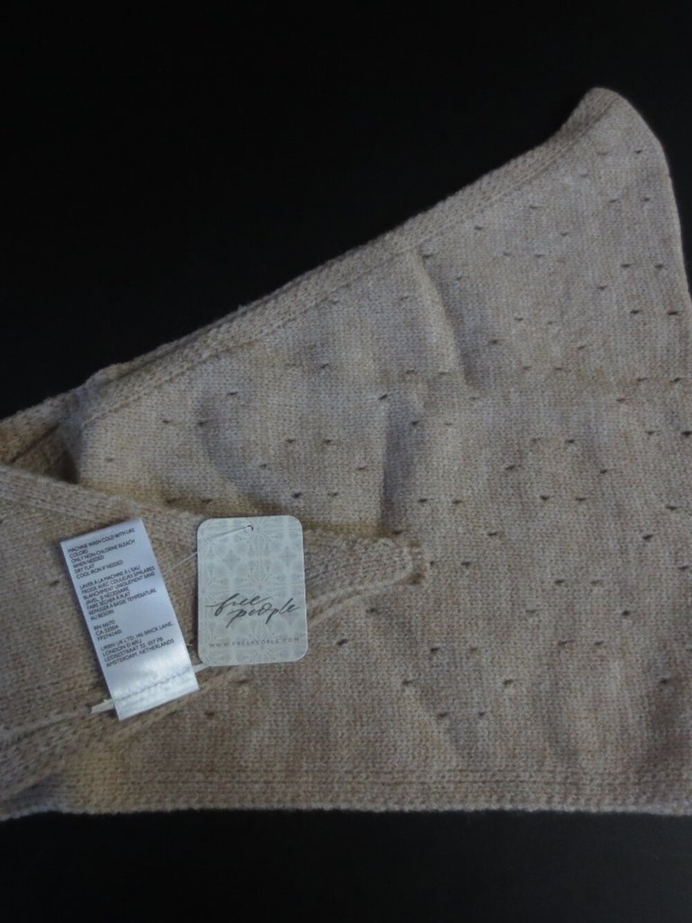 FREE PEOPLE WOMEN'S ESSENTIAL TRIANGLE SCARF - OSFA - TAUPE